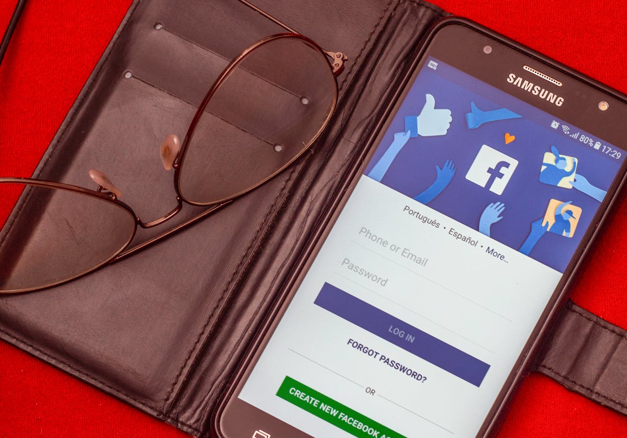 Como mudar o nome do perfil ou da página no Facebook